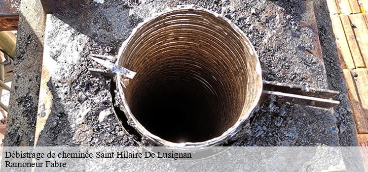 Le ramoneur Ramoneur Fabre à Saint Hilaire De Lusignan à contacter pour un débistrage de cheminée